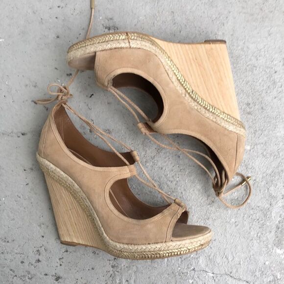 Aquazzura platform  - Picture 1 of 8